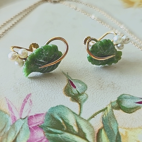 VINTAGE Krementz Necklace and Screw Back Earrings - Picture 2 of 15